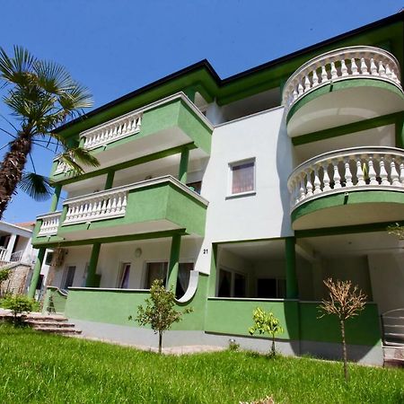 B88 Apartments - Vila Palma Sveti Filip i Jakov Exterior photo