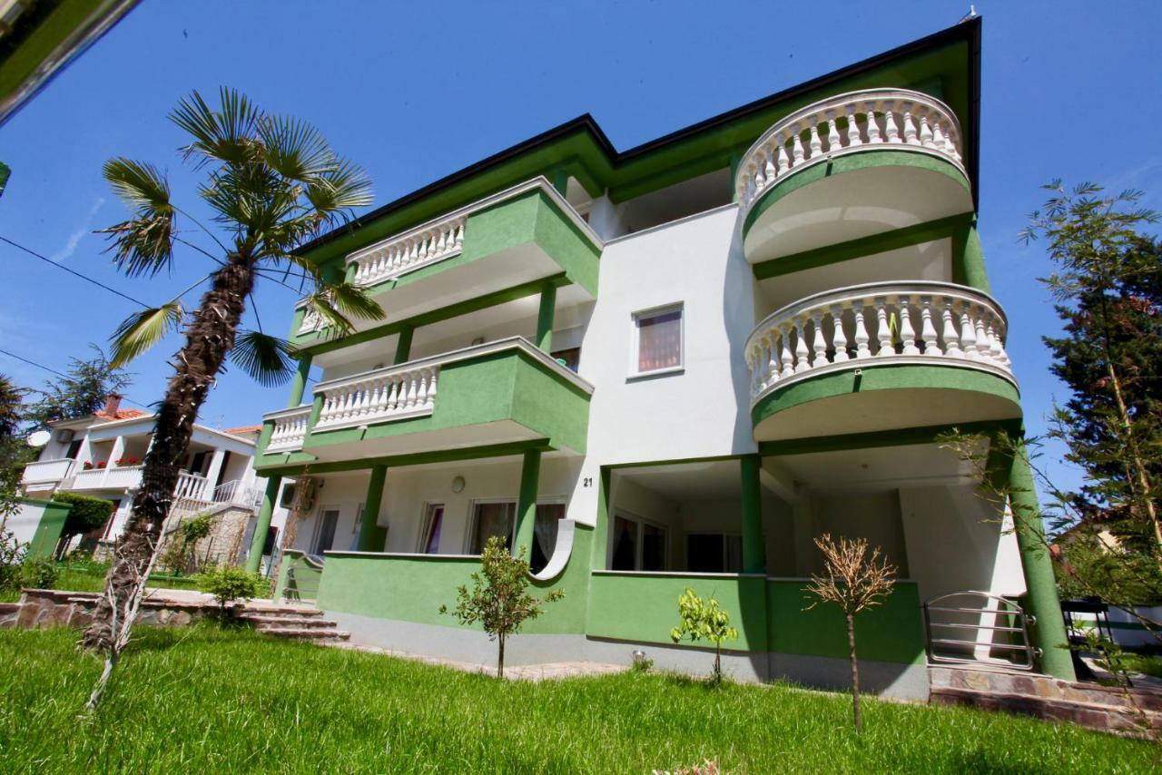B88 Apartments - Vila Palma Sveti Filip i Jakov Exterior photo